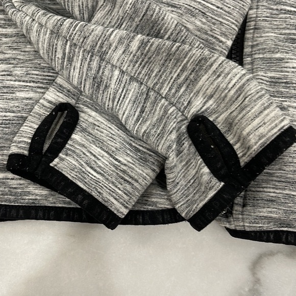 Bundle 2 Items for $20😀 VS Pink Hoodie - Picture 8 of 13